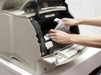 Принтер Xerox заминает бумагу